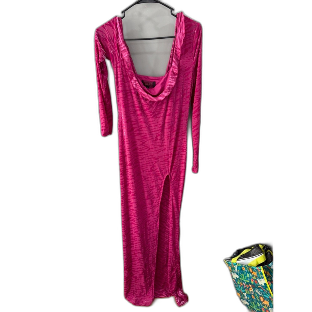 Large NWT Pretty little thing fuchsia Devore one shoulder slit dress